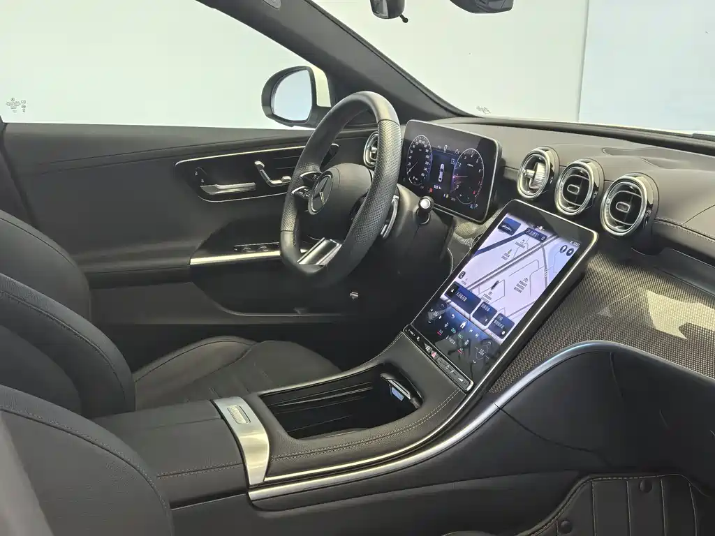 Mercedes-Benz C-Class 2024 — фото 13