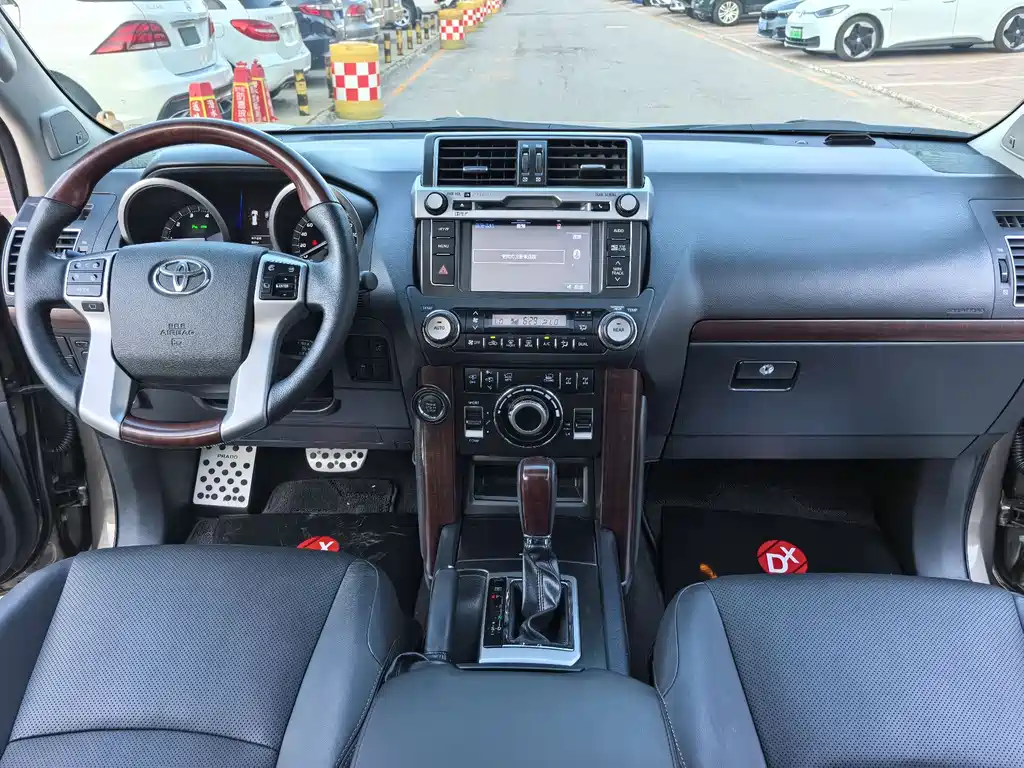 Toyota Prado 2017 — фото 10