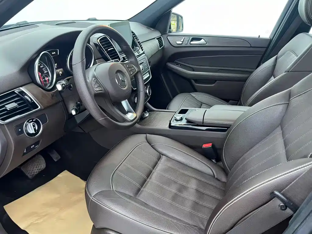 Mercedes-Benz GLE 2017 — фото 21
