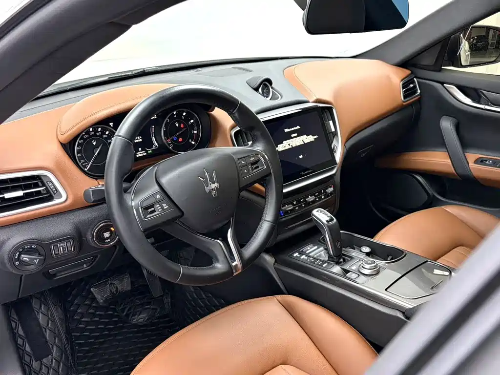 Maserati Ghibli 2021 — фото 4