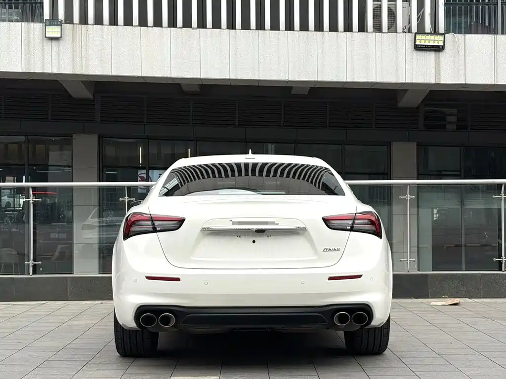 Maserati Ghibli 2021 — фото 8