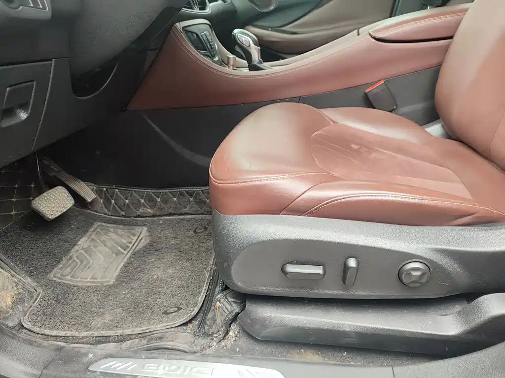 Buick Envision Plus 2016 — фото 10