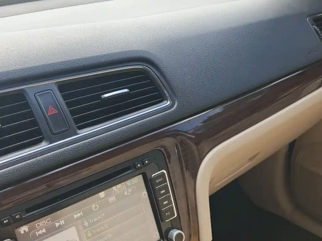 Volkswagen Lavida 2013