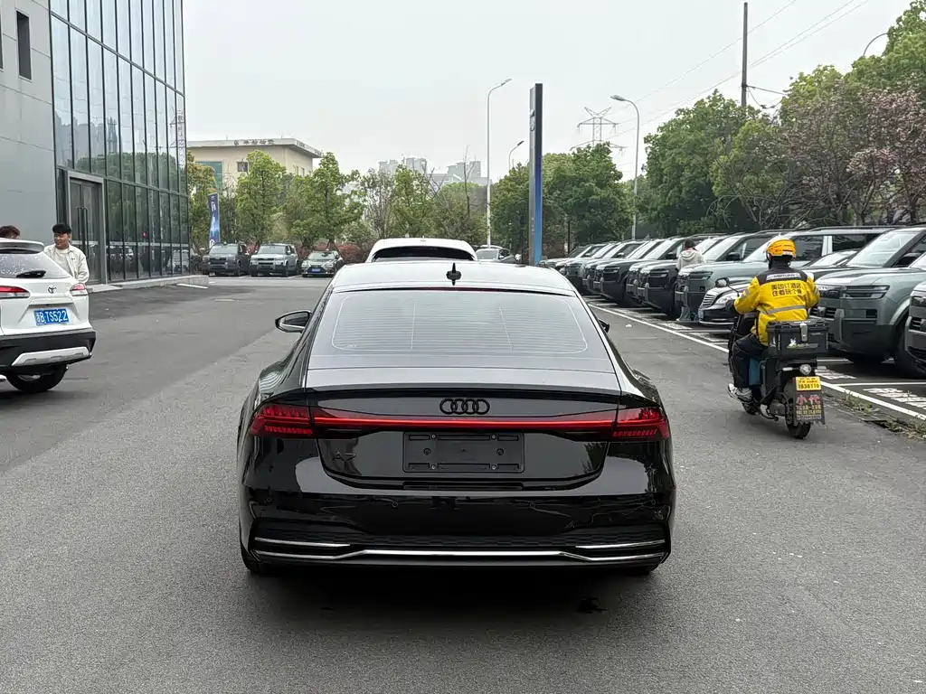 Audi A7 2021 — фото 13