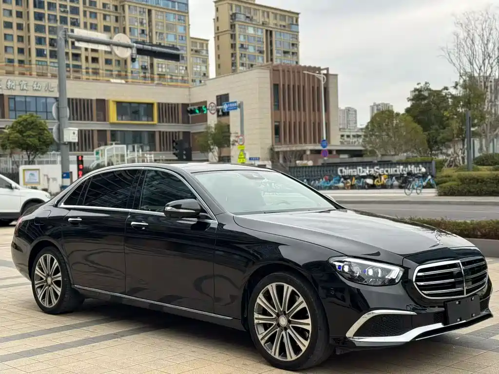 Mercedes-Benz E-Class 2017 — фото 9