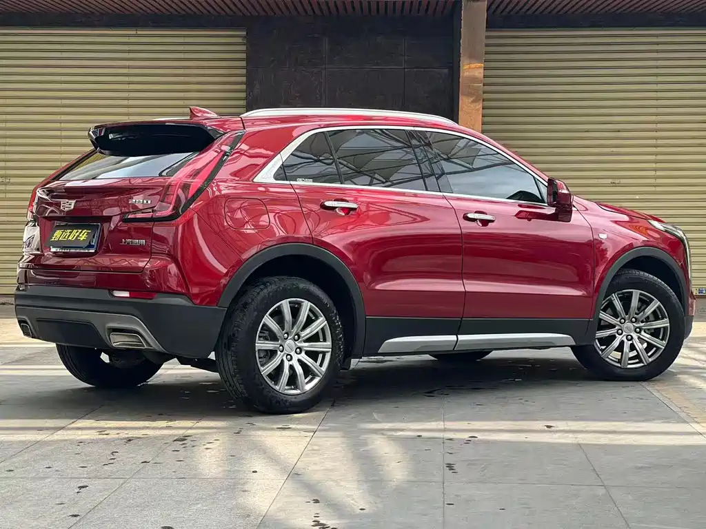 Cadillac XT4 2022 — фото 8