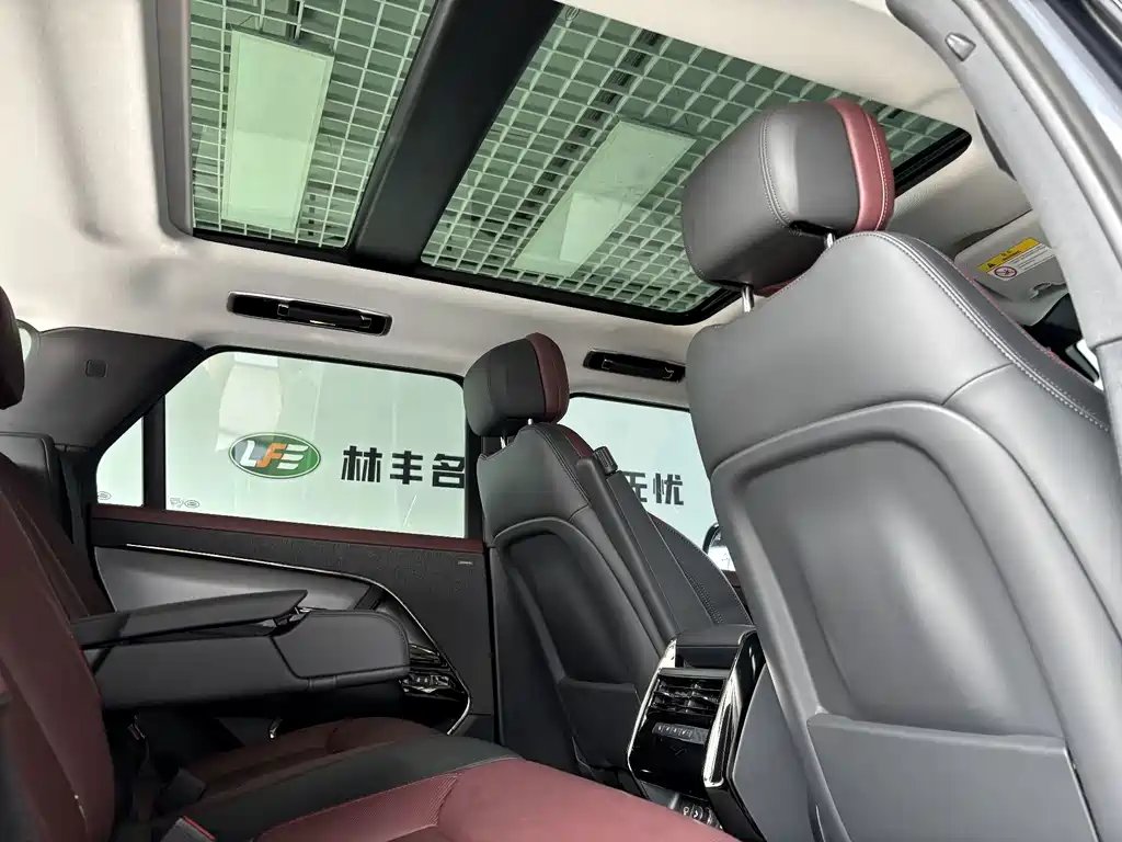 Land Rover Range Rover Sport 2024 — фото 28