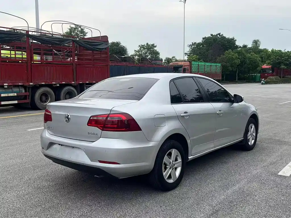 Volkswagen Bora 2015