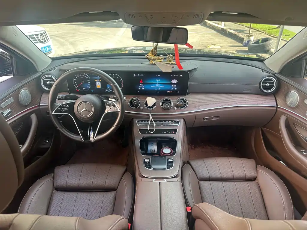 Mercedes-Benz E-Class 2022