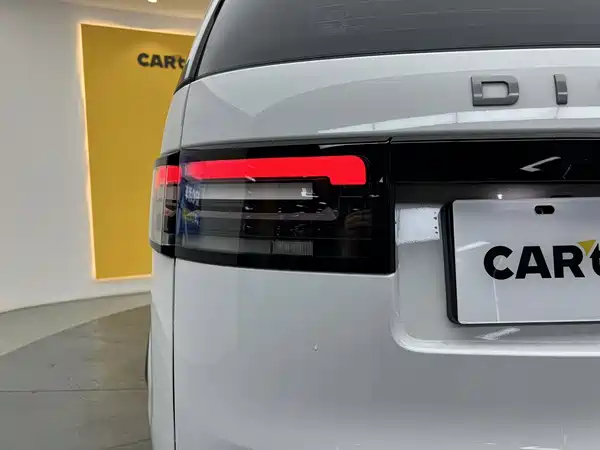 Land Rover Discovery 2018