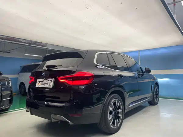 BMW iX3 2021