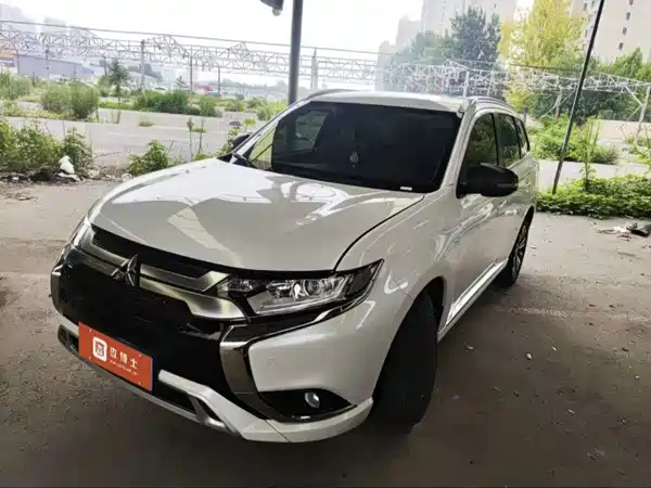 Mitsubishi Outlander 2022