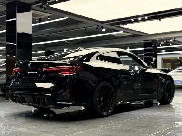 BMW M4 2025