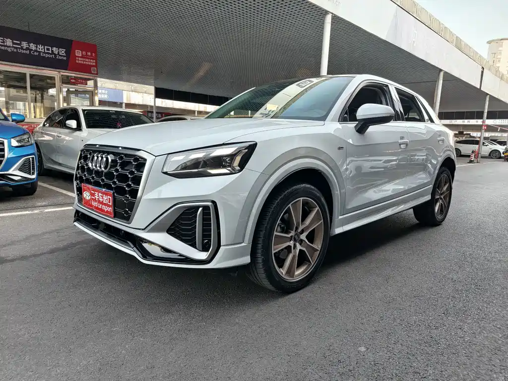 Audi Q2L