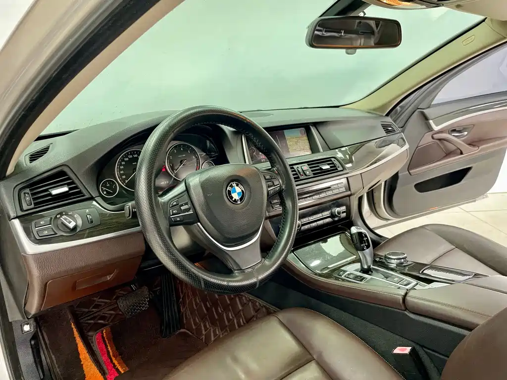 BMW 5 Series 2015 — фото 6