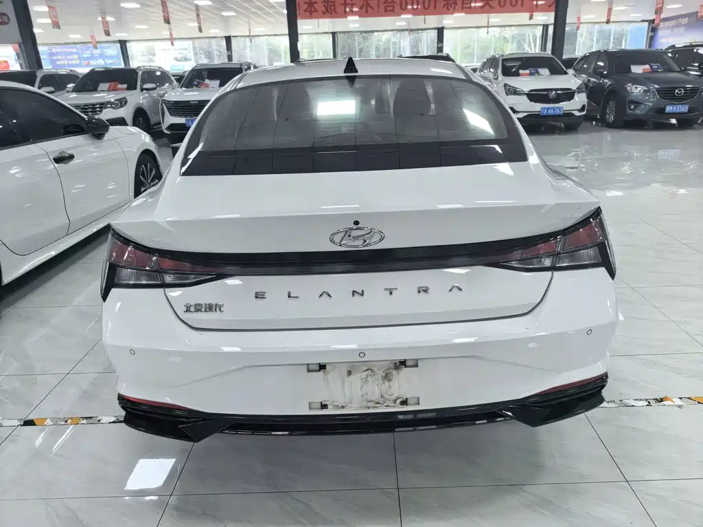Hyundai Elantra 2021 — фото 13