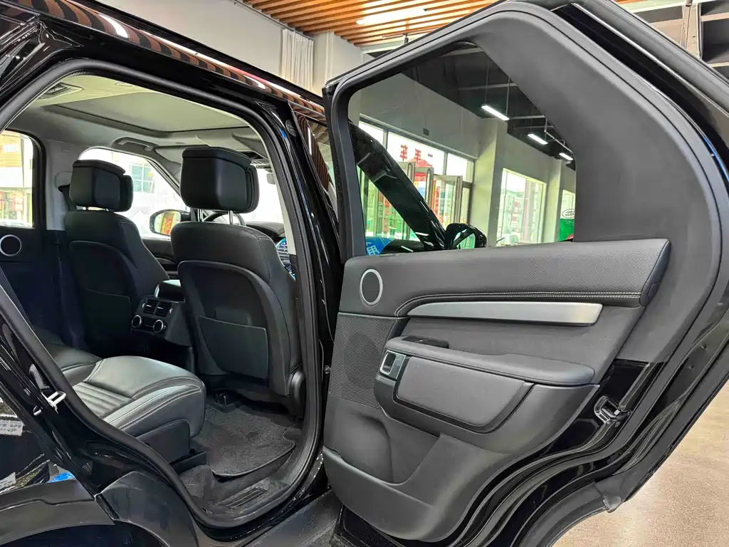 Land Rover Discovery 2022 — фото 10