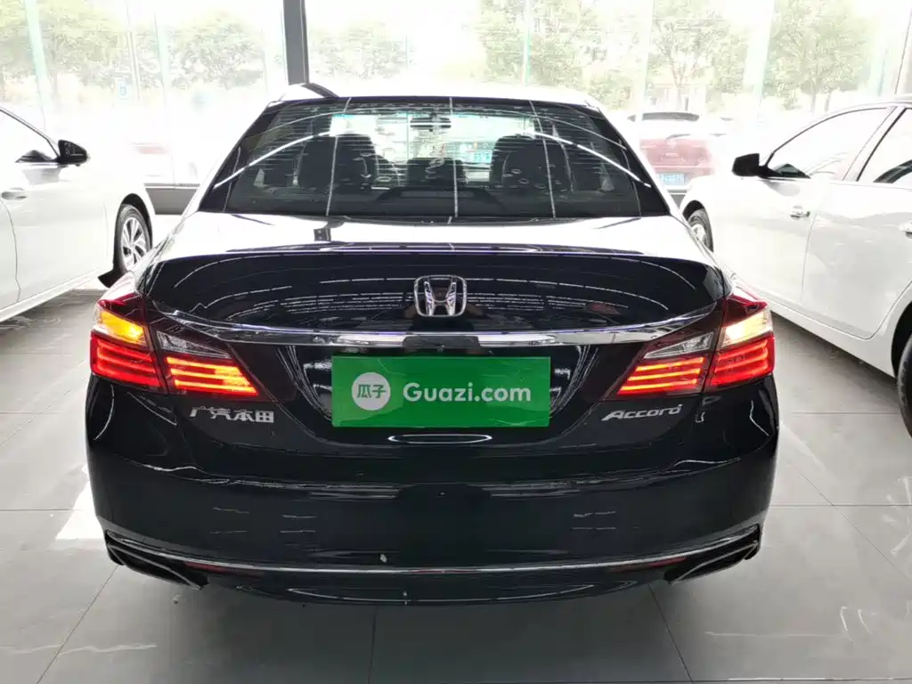 Honda Accord 2018 — фото 6