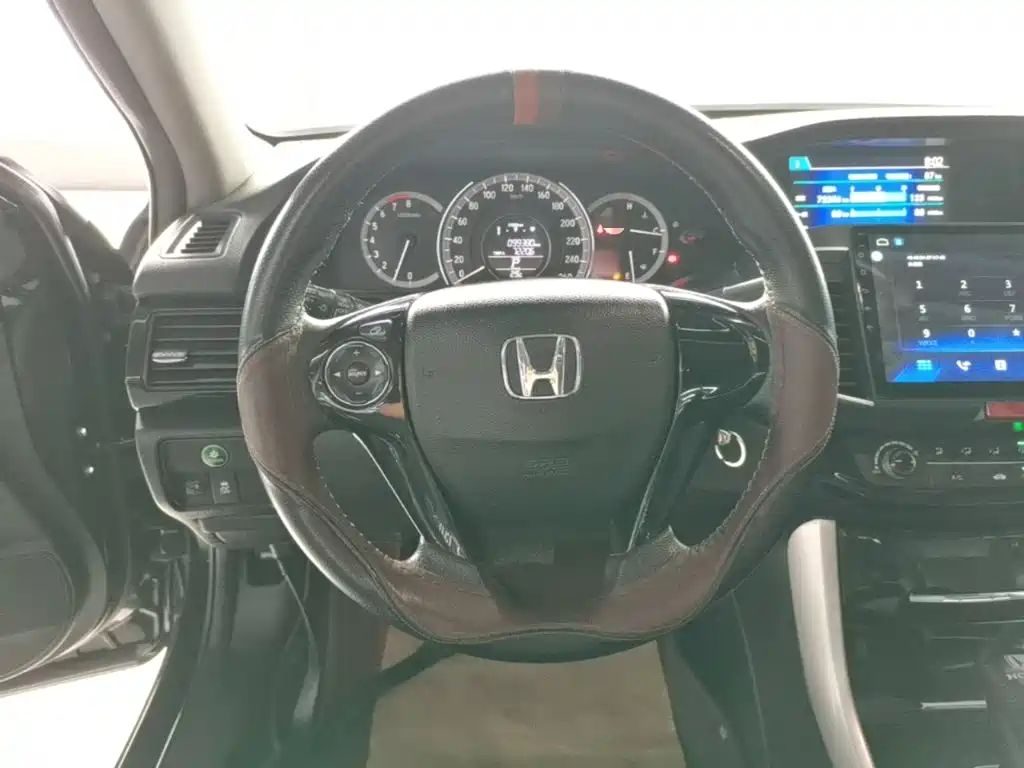 Honda Accord 2018 — фото 11