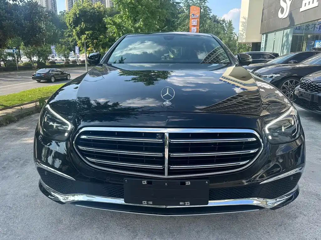 Mercedes-Benz E-Class 2022
