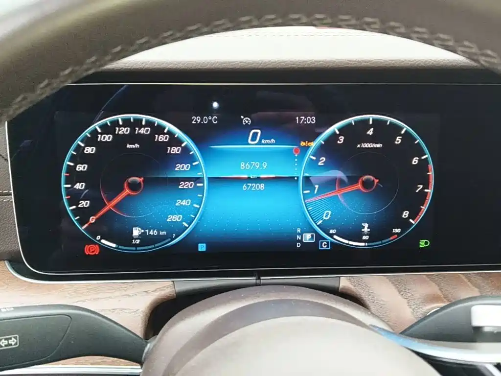 Mercedes-Benz E-Class 2023 — фото 12