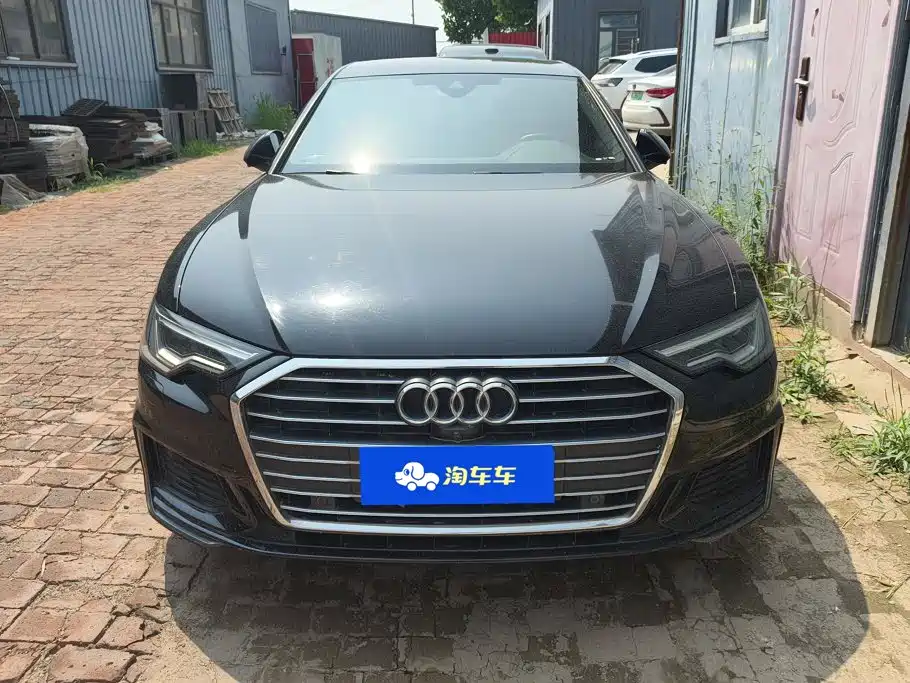 Audi A6L 2022