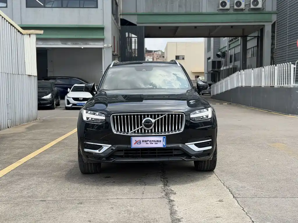 Volvo XC90 2022 — фото 2