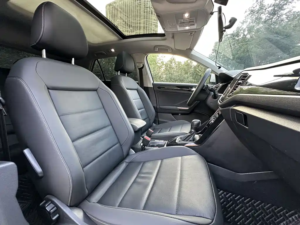 Volkswagen T-Roc 2022 — фото 18
