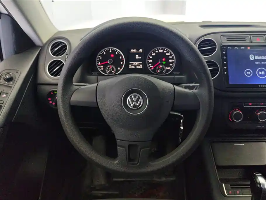 Volkswagen Tiguan 2019 — фото 15