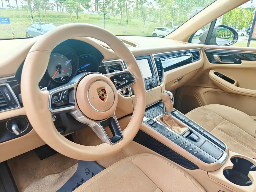 Porsche Macan 2015 — фото 13