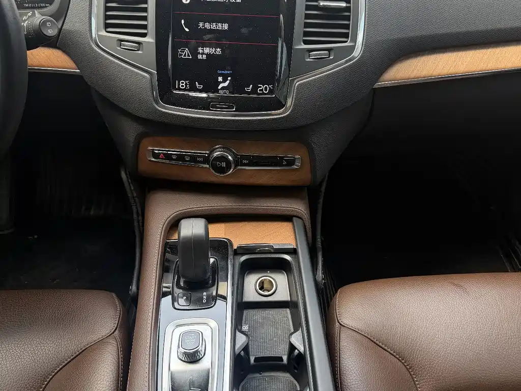 Volvo XC90 2022 — фото 10