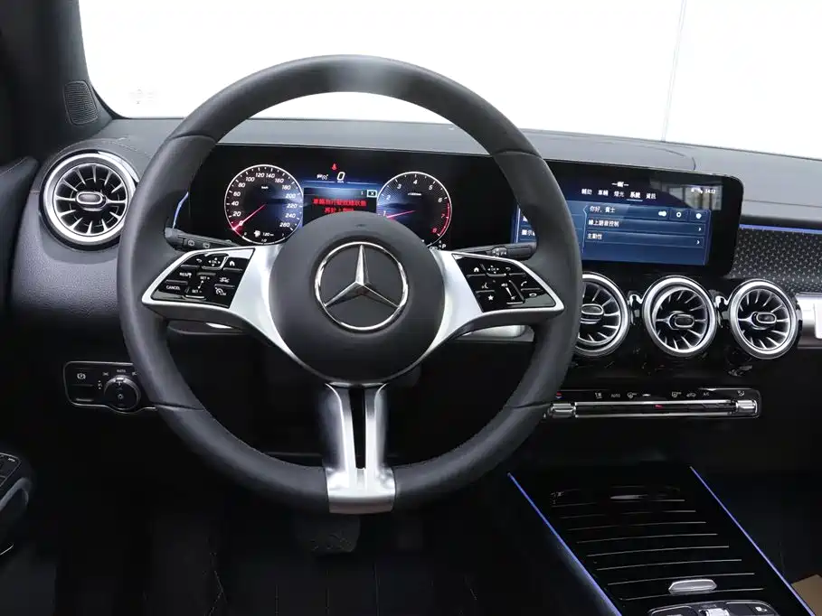 Mercedes-Benz GLB 2025 — фото 28