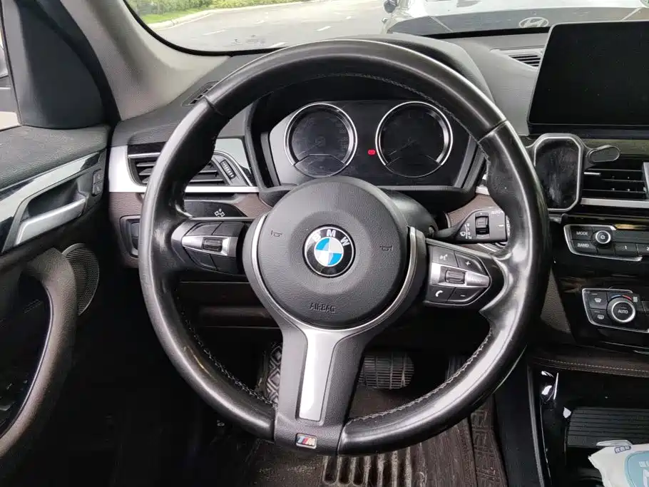 BMW X1 2022 — фото 15