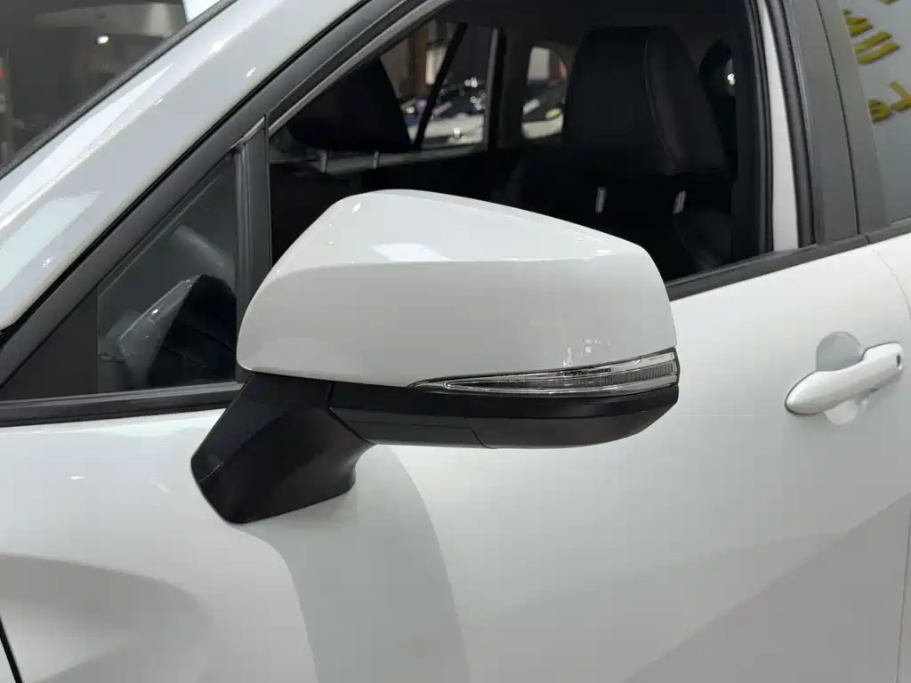 Toyota Corolla Cross 2022 — фото 19