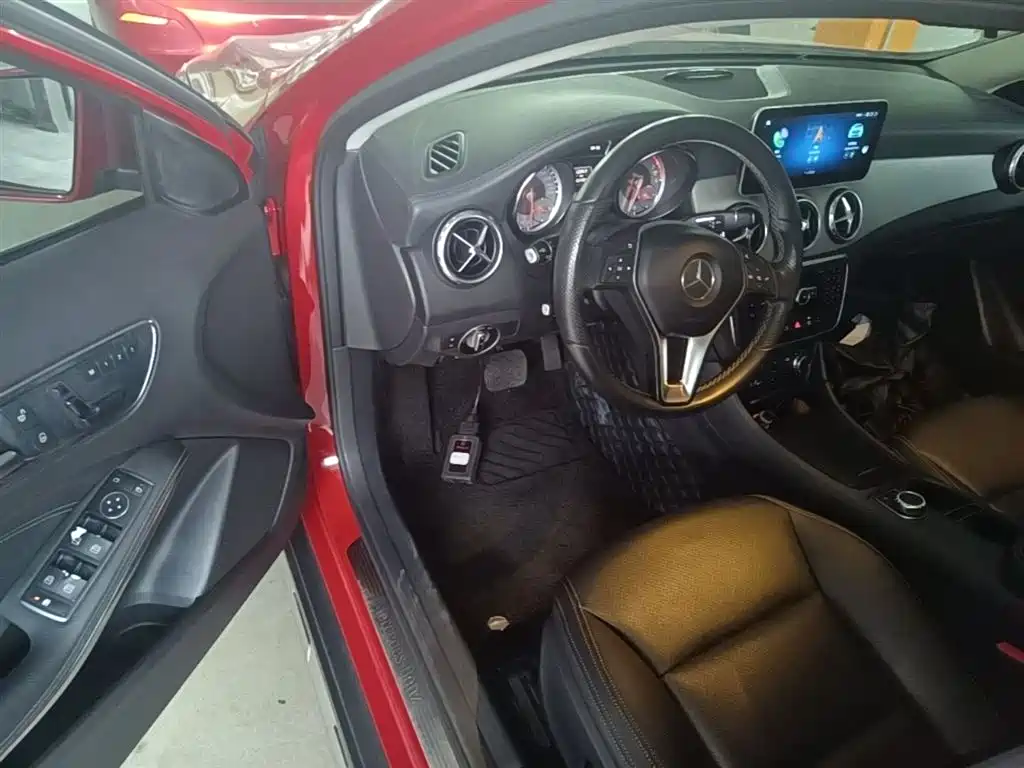 Mercedes-Benz GLA 2015 — фото 16