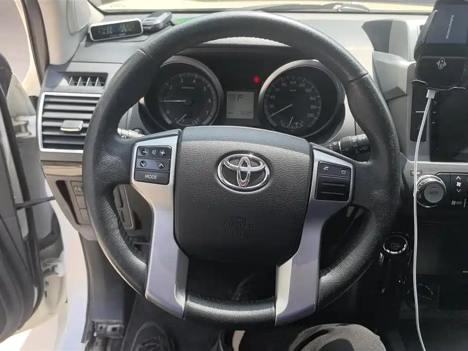 Toyota Prado 2017 — фото 15