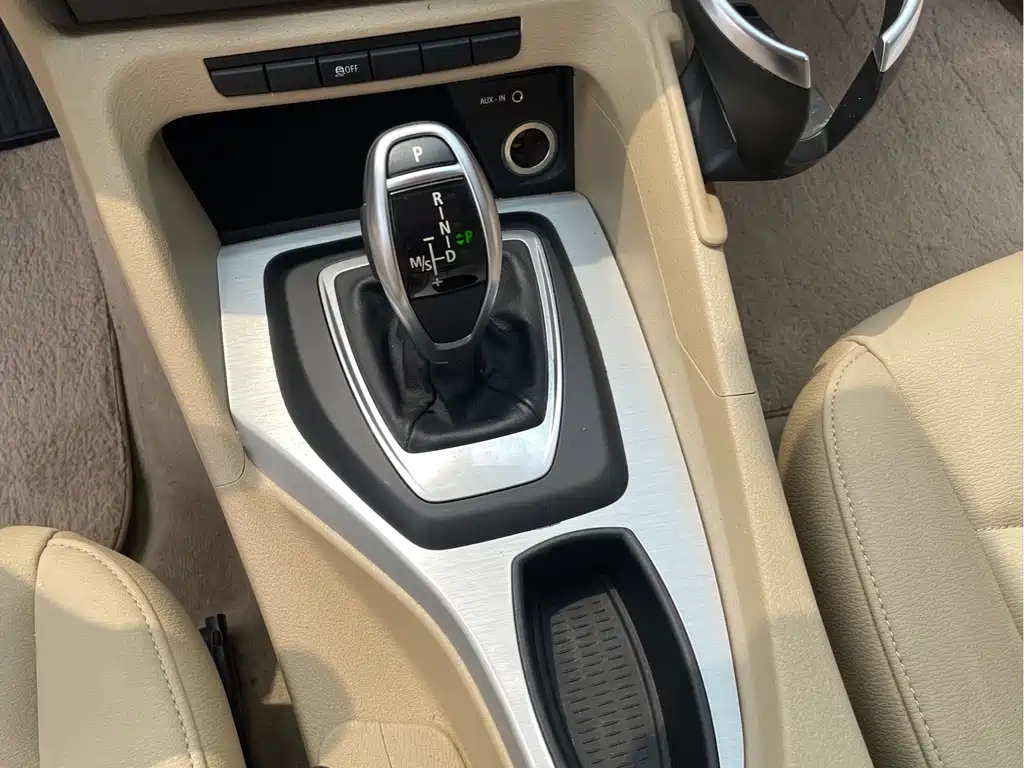 BMW X1 2012 — фото 10