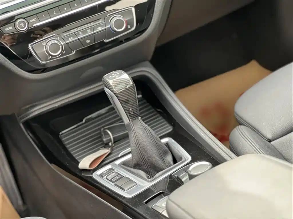 BMW 1 Series 2019 — фото 14