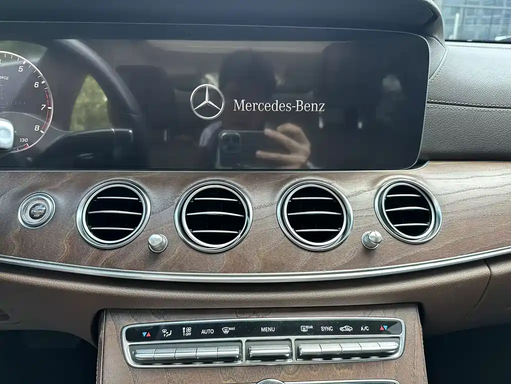 Mercedes-Benz E-Class 2019 — фото 13