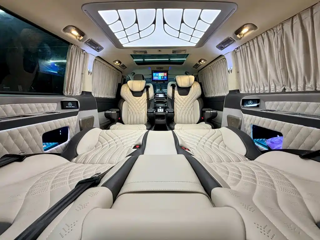 Mercedes-Benz V-Class 2021 — фото 12