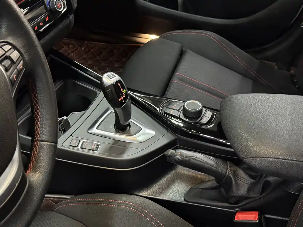 BMW 1 Series 2016 — фото 14