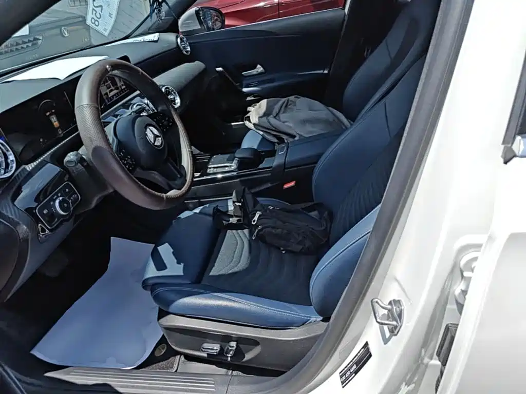 Mercedes-Benz A-Class 2022 — фото 15