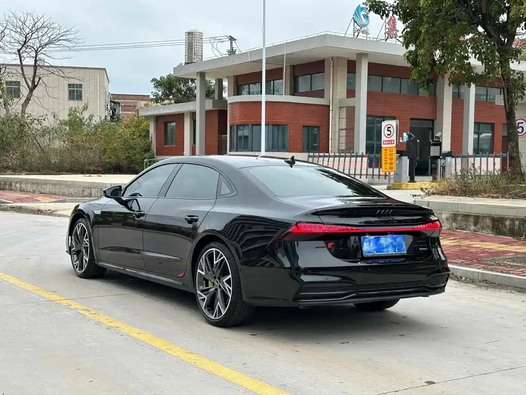 Audi A7L 2023 — фото 8