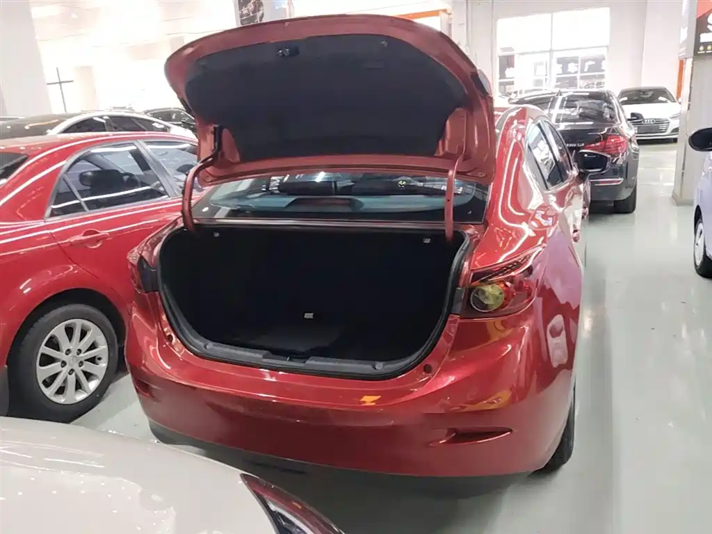 Mazda 3 Axela 2016 — фото 19