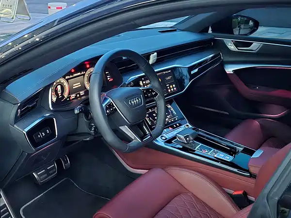 Audi A7L 2022