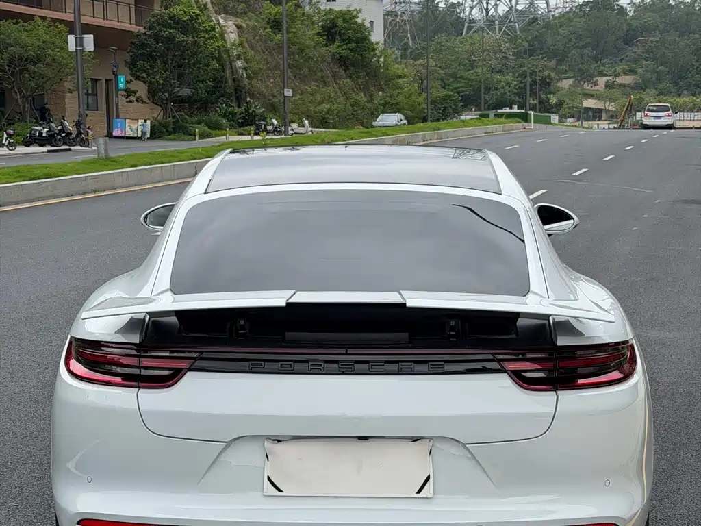Porsche Panamera 2019 — фото 16