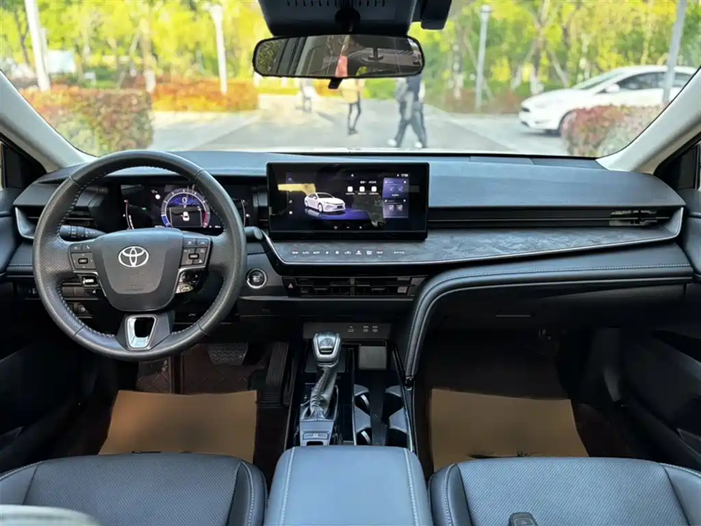 Toyota Camry 2024 — фото 16