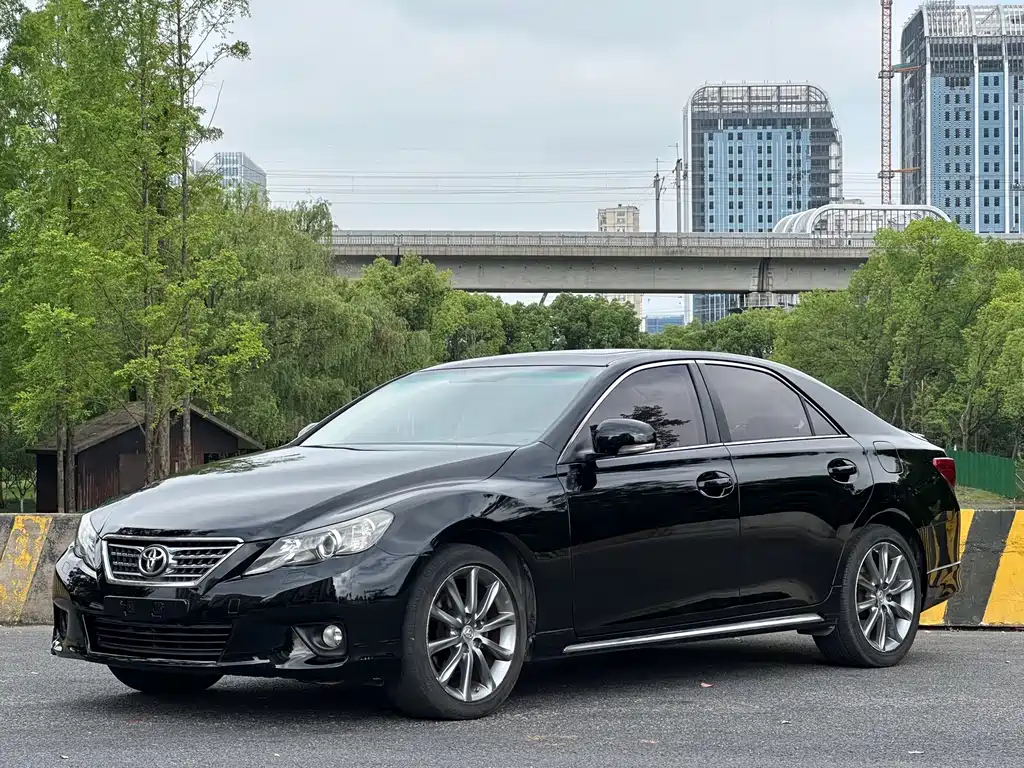 Toyota Reiz 2012