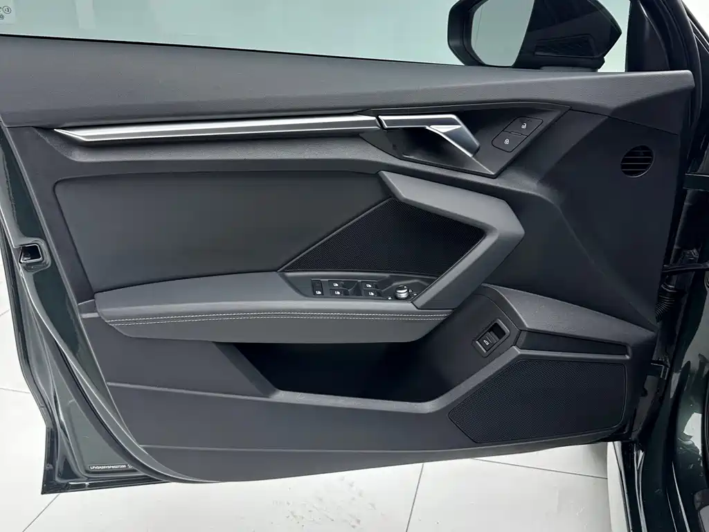 Audi A3 2023 — фото 16