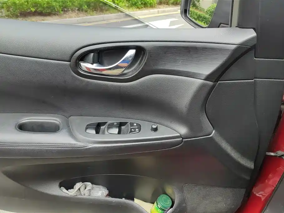 Nissan Tiida 2014 — фото 7